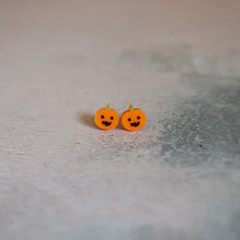 Load image into Gallery viewer, Pumpkin Earrings