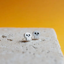 Load image into Gallery viewer, Skull Earrings