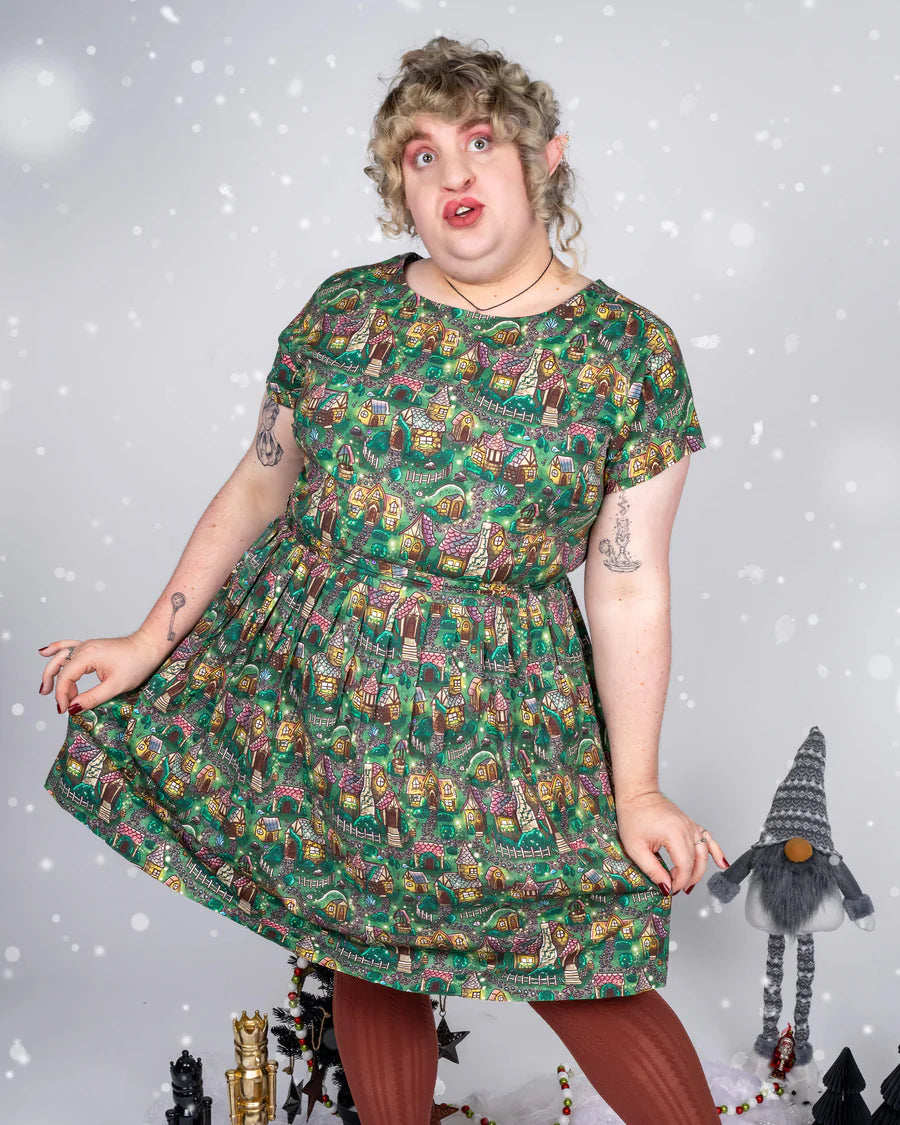 Festive: Christmas Cottages Stretch Belted Tea Dress with Pockets – Cherry Vintage Chichester