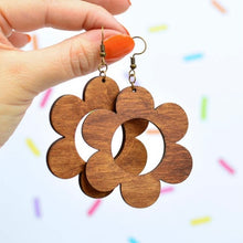 Load image into Gallery viewer, Daisy Statement Earrings