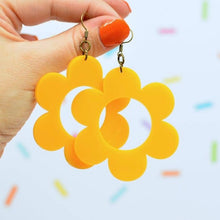 Load image into Gallery viewer, Daisy Statement Earrings