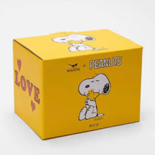 Load image into Gallery viewer, Peanuts Love Mug